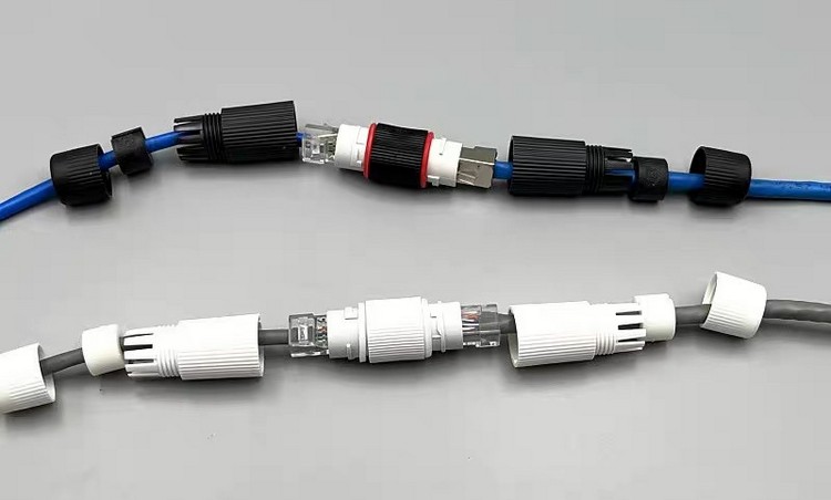 Coupler_IP67_UTP_5e_4_750.jpg